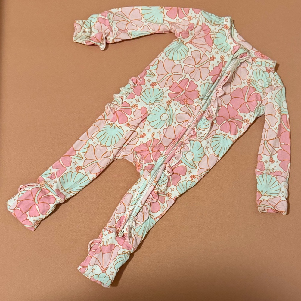 Gigi & Max Arielle Shells Ruffle Zip